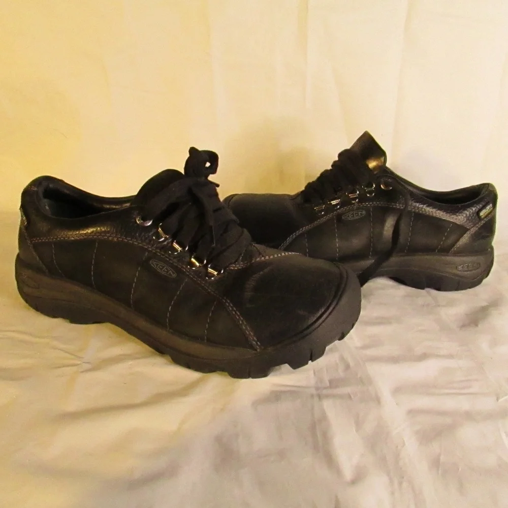 Keen Women's Presidio walking shoes